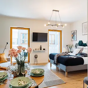 https://honeycomb-studio-by-loft-affair.krakowhotelspoland.com